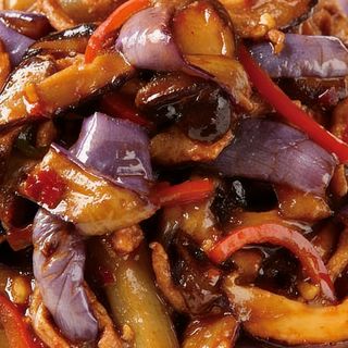 BERENJENA CON SALSA Y PICANTE鱼香茄子