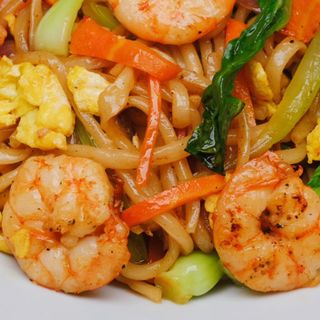 TALLARINES CON MARISCOS海鲜炒面