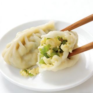 EM. PLANCHA DE CARNE, PIMIENTO Y HUEVO(12uds.)煎饺青椒鸡蛋