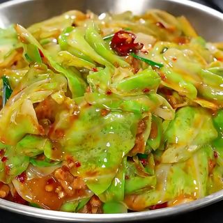 COL SALTEADA EN WOK干锅包菜