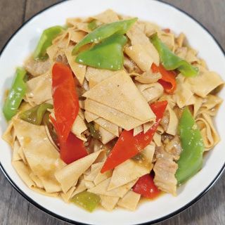 TOFU SECO CON PICANTE尖椒炒干豆腐