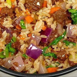 ARROZ CON TERNERA牛肉炒饭