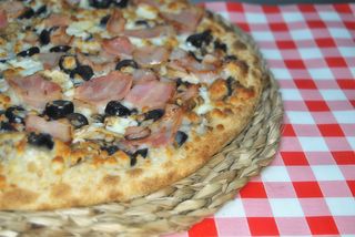 Pizza mediana 5 ingredientes