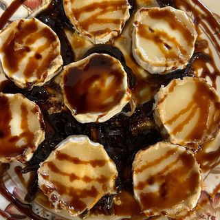 Queso de Cabra con Cebolla Caramelizada