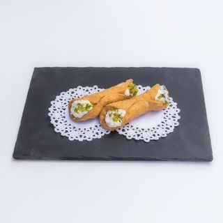 Cannolo Siciliano con Gelato