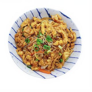 Yakisoba Con Pollo Y Verdura鸡肉炒面