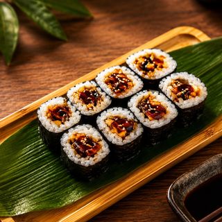 Maki Unagi (8 Uds.)