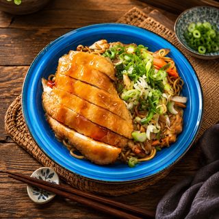 Katsu Pollo Yakisoba 鸡排盖面 大