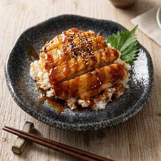 Don pollo (鸡排盖饭)