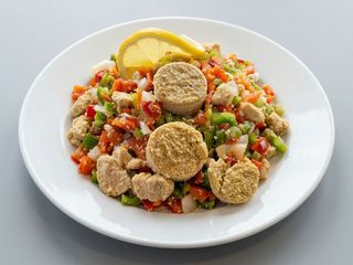 Huevas Con Pipirrana (media Ración)