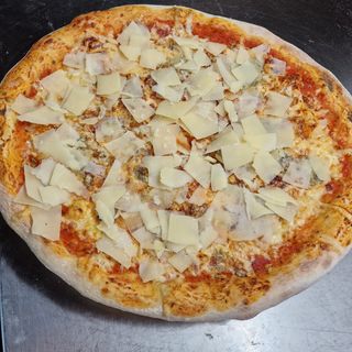 Pizza Quatro Formaggi 4