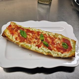 Pan All'aglio Pomodoro e Mozzarella