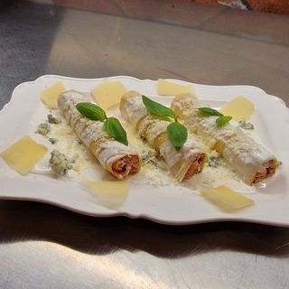 Canneloni Di Carne ai 4 Formaggi