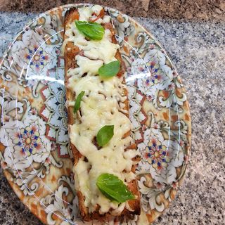 Bruschetta Pomodoro e mozzarella