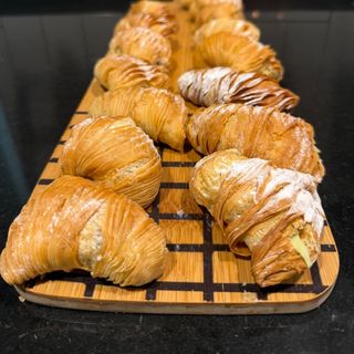 Caja de crujientitos rellenos de cappuccino (12 uds.)