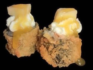 Tempura Homosaki Salmón Mango Y Queso Con Salsa Naranja (8 Pz.)