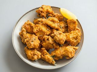 Chicken Pakora (6 uds.) y ensalada