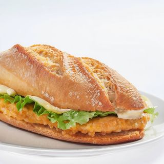 Pollo Con Lechuga Y Mayonesa