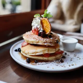 CLASSIC MAPLE  PANCAKES