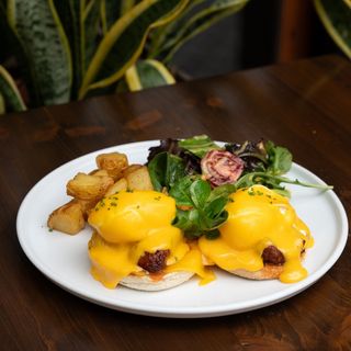 Huevos Benedict Riojanos
