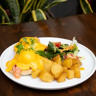 Huevos Benedict con Salmón Ahumado