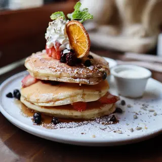 1/2 Ración Pancakes Sirope De Arce Y Frutos Rojos
