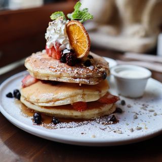 1/2 Ración Pancakes Sirope De Arce Y Frutos Rojos