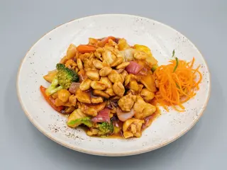 69. Pollo Con Almendras