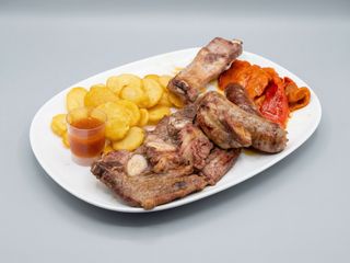 Churrasco Con Patata Dolar Y Pimientos