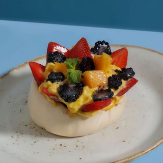 Pavlova De Fruta De La Pasión