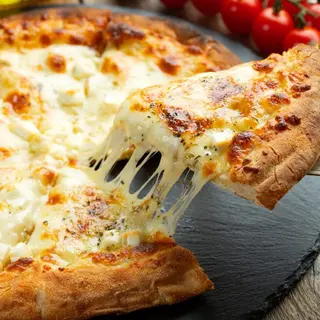 Pizza 4 quesos