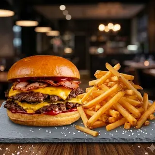 Hamburguesa Smach Doble Carne , Bacon-Queso, Con Patatas Fritas