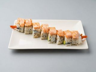 California De Gambas Tempura Con Salmon flambeado