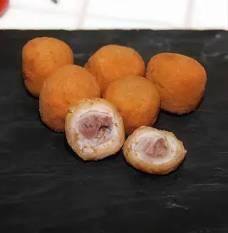 Bolitas de flamenquín con patatas (12 uds.)