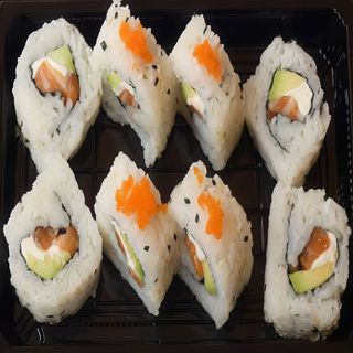 Salmón aguacate y queso