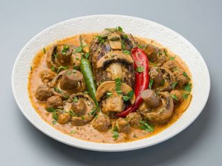 Ternera con salsa de champiñones naturales