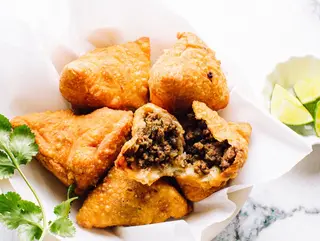 Samosas Meat (2 Pzs.)