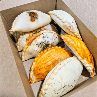 PIZZA & CALZONE (6 Pieces)