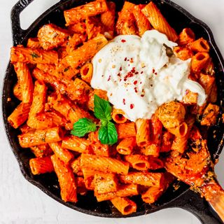 Rigatoni Norma con burrata