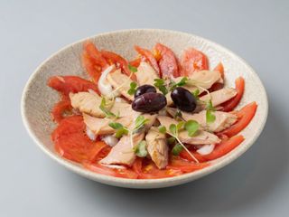 Ensalada Tomate, Ventresca Y Cebolla Tierna