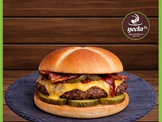 Vegan Burger Cheese & Bacon