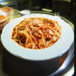 Tagliatelle con Salsa de Tucco.