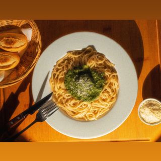 Spaghetti con Pesto Verde
