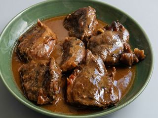 Carrilleras al vino tinto