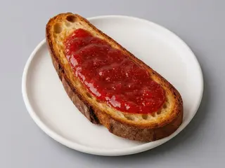 Tostada Con Mermelada De Fresa