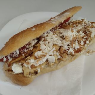 Bocatas De Pollo Con Rulo De Cabra