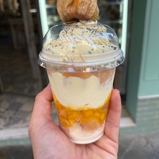 Tiramisu carrot cake y mango