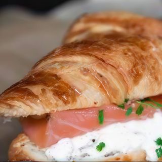 Croissant Salmón y Philadelphia 