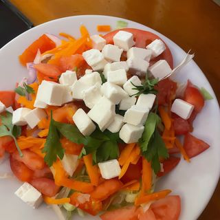 Ensalada mixta con queso feta