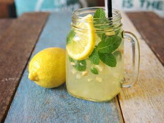 Menta Lemonade (16 oz.)